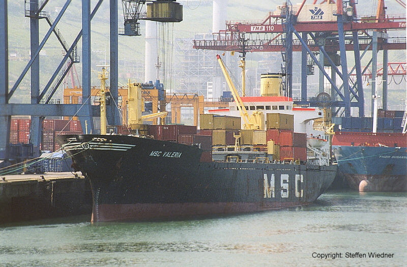 MSC VALERIA am Containerterminal.