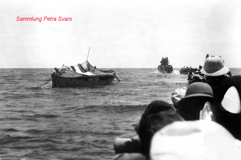 U-Boot schleppt Boote.