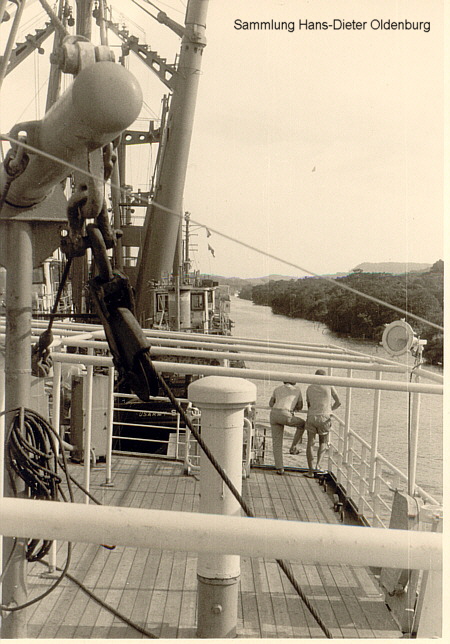SPITZFELS (2) im Panama-Kanal.