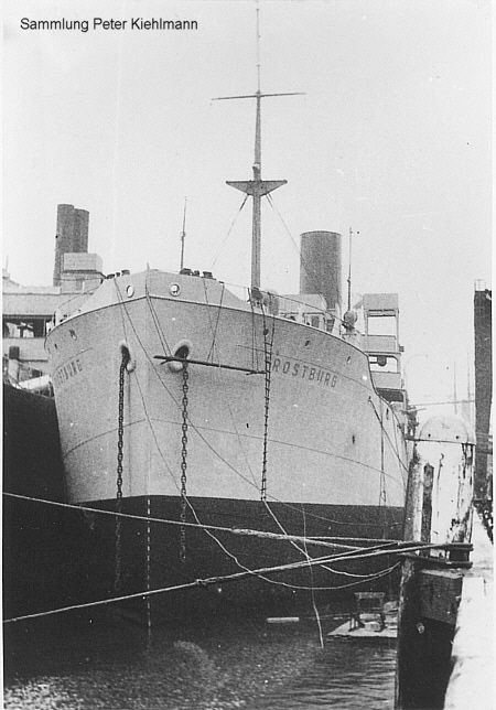 TROSTBURG (3) in der Werft.
